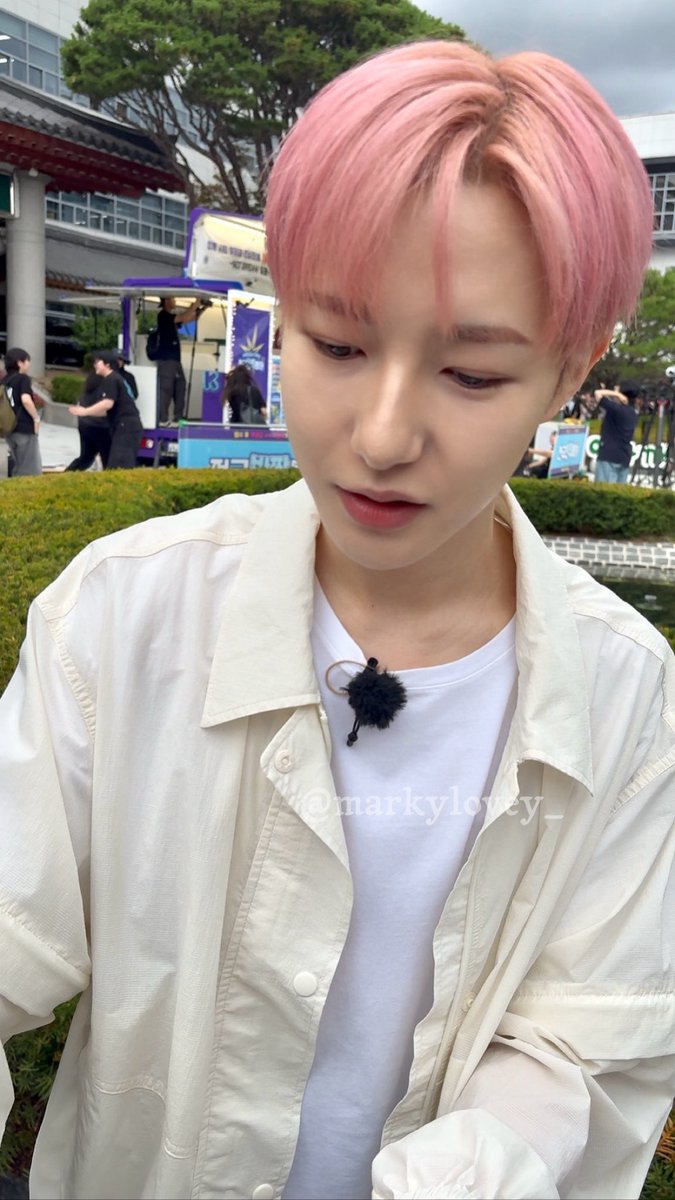 julyyfirst's tweet photo. เราให้ความรักไป น้องรับเอาไว้ แล้วส่งกลับมาให้มากกว่าเดิม น้องนึกถึงแฟนคลับตลอดเลย เวลาแฟนคลับไปหา น้องทักทาย น้องแจกจ่ายความรักให้เต็มที่ เดินเข้ามาหาแฟนคลับ ซื้อเครื่องดื่มให้ รู้สึกโชคดีมากเลยที่ได้รู้จักอินจุน ดีใจที่ได้เป็นแฟนคลับเด็กคนนี้ https://t.co/yOudm6br9I