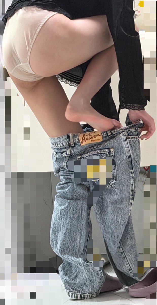 XM_TIEZHU's tweet photo. 十一假期老公加班，来我家挨操的厦航人妻🤤这腿，这冷白皮。我真的爱了😍 #人妻 #少妇 #母狗 #偷情 #空姐 https://t.co/njHaxa90Qc