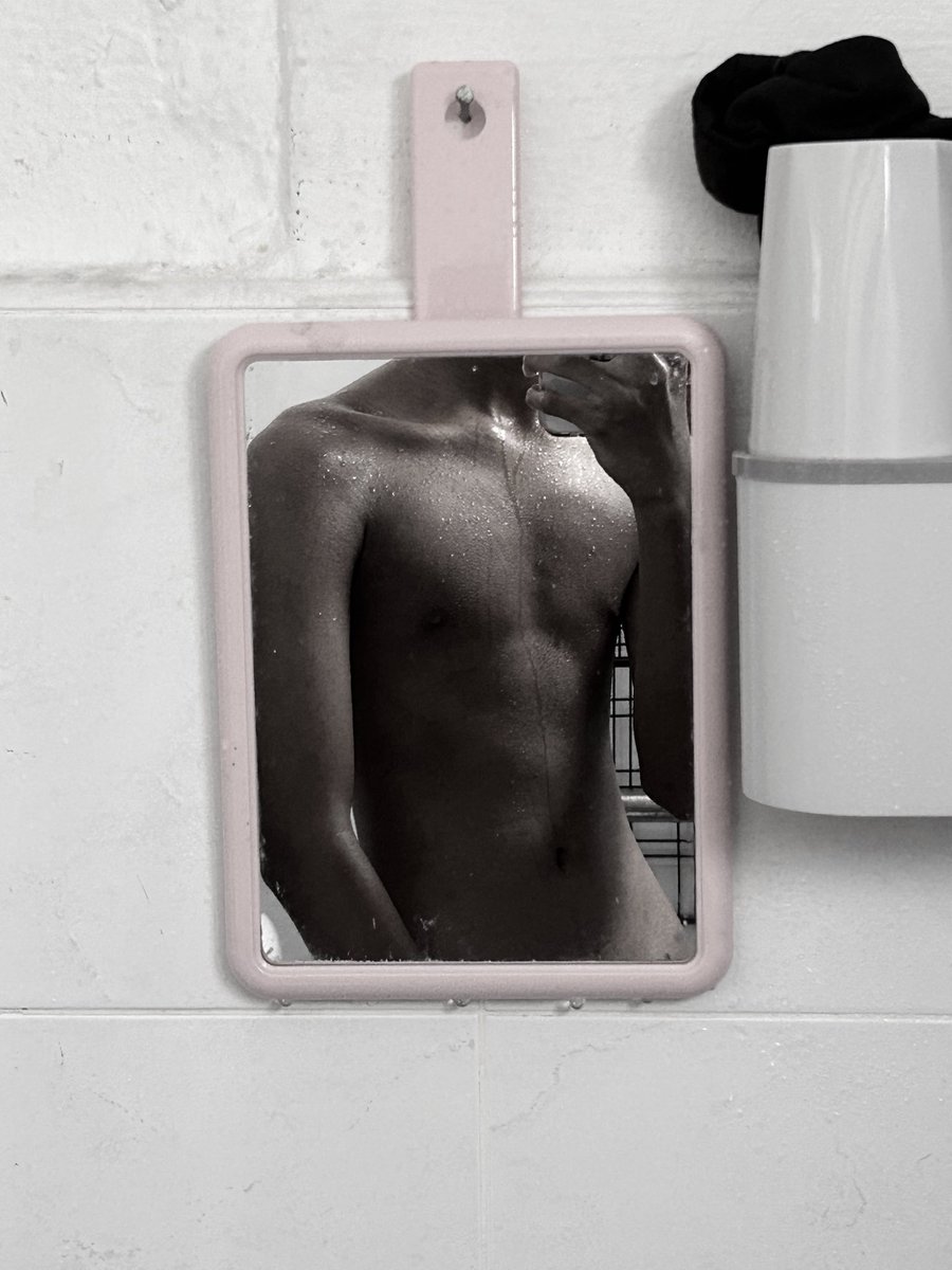 ReziQAy's tweet photo. Shower? https://t.co/HdmPEslhWk