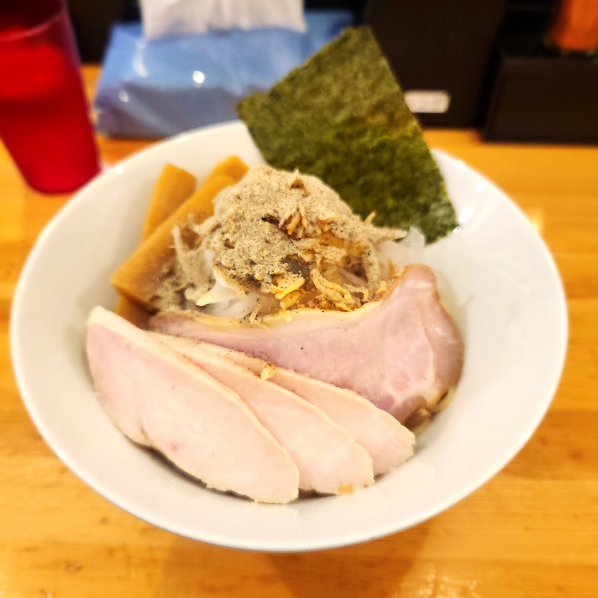 810_LUSH's tweet photo. 煮干らーめん 川むら@蕨
正油らーめん(ANTの麺のみVer)
鶏チャー・メンマ https://t.co/GS0QWDtF7z
