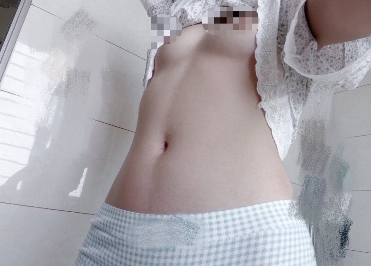 li94yh's tweet photo. 08年的那么小正常吗？？#处女 #女大 https://t.co/jDGUzPON2g
