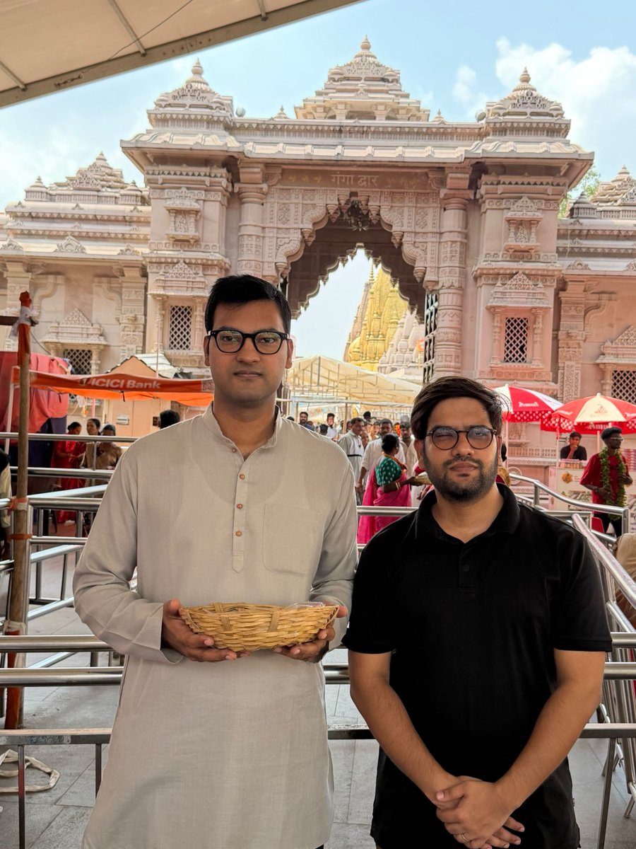 Tyagi0010's tweet photo. ॐ नमः पार्वती पतये, हर-हर महादेव 🙌

काशी विश्वनाथ, बनारस । https://t.co/NiGIoZXNgC