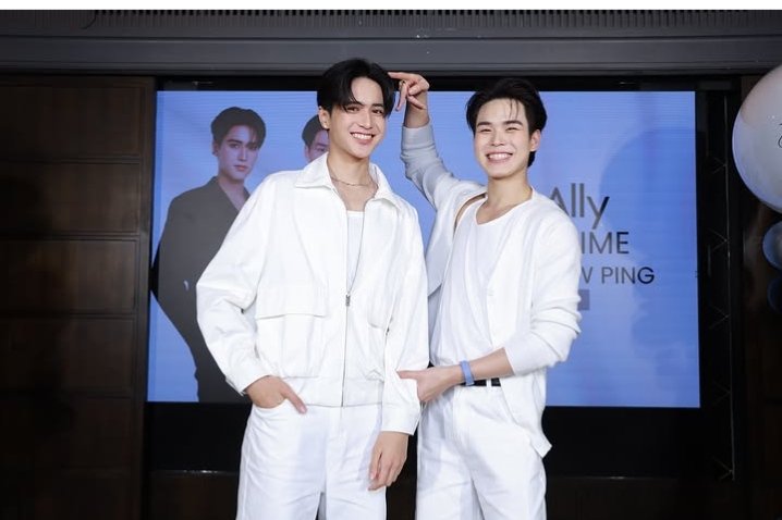 mynew999's tweet photo. ออร่าสว่างจ้าาาสุดๆหุ่นเอยหน้าตาเอย หล่อทุกตรง🥰
ดีงาม🫶
#Teshow
#PingKrittanun
#TeshowPing https://t.co/fqKBolfXiV