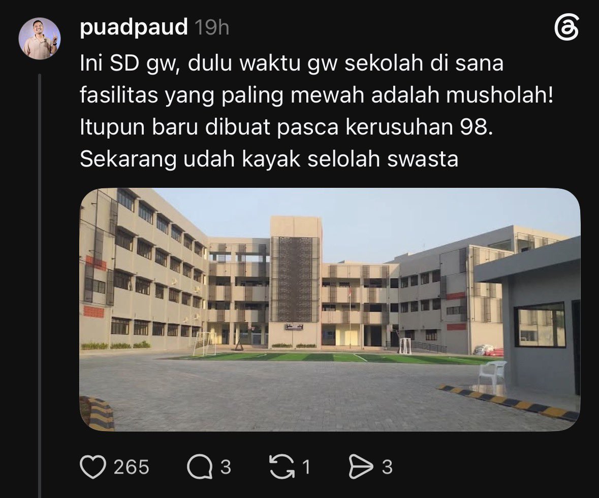 mhuseinali's tweet photo. Funfact:

Pramono Anung diem-diem bangun sekolah negeri.

Tau gak yang paling ngeri dari Pram ini apa? He brings a gun to a knife fight.

Di era konten penuh gimik dan kepalsuan, Pram fokus bermain di ranah UGC.

Dia cuma update weekly, detail kinerja lainnya dibiarkan masyarakat yang menyampaikan. Compared to KDM yang single authority konten dari dirinya sendiri.

Canggih betul haha. But in the end kita liat aja nanti mana yang lebih works 😂

Baca selengkapnya di sini: https://t.co/WViMwWJJ5K