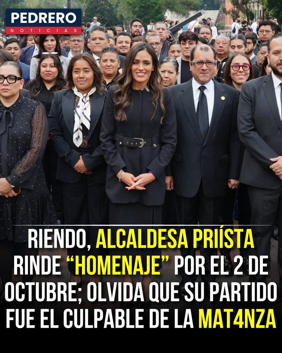 YosoyPedrero's tweet photo. 🚨OJO: RIENDO, ALCALDESA PRIÍSTA RINDE “HOMENAJE” POR EL 2 DE OCTUBRE; OLVIDA QUE SU PARTIDO FUE EL CULPABLE DE LA MAT4NZA

Alessandra Rojo de la Vega encabezó en la Plaza de las Tres Culturas la ceremonia por el 58 aniversario de la represión estudiantil de 1968. Durante el acto afirmó: “Hoy recordamos a quienes alzaron la voz y fueron silenciados por el poder”.

Pero la escena generó críticas en redes luego de que la alcaldesa fuera captada sonriendo durante el evento. La diputada Ceci Vadillo incluso cuestionó públicamente su actitud durante la conmemoración.

El otro punto que encendió las críticas fue su militancia priísta. En 1968, el PRI gobernaba México y Gustavo Díaz Ordaz, entonces presidente emanado de ese partido, estaba al frente del gobierno cuando ocurrió la represión en Tlatelolco. La CNDH documenta la participación del Ejército y del Batallón Olimpia en los hechos.

Así, el mensaje de Rojo de la Vega contra el autoritarismo terminó acompañado de una inevitable pregunta: ¿cómo se concilia ese discurso con pertenecer al partido que gobernaba el país durante la represión?