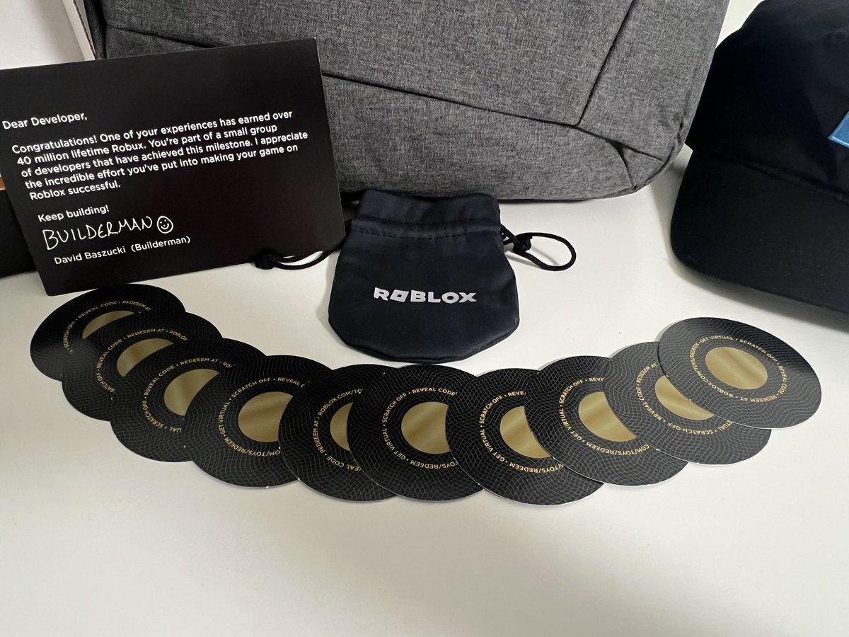 VcodedDev's tweet photo. roblox swag bag :) #robloxdev #roblox https://t.co/2dkxkOBZvP