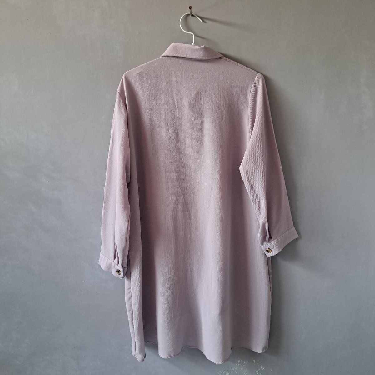 chillaxbliss's tweet photo. #new #kemeja Rp30.000
Kemeja Aksen Serut Warna Abu-Abu Ungu
🏷barang baru tapi tag sudah dilepas
- Kondisi baik, tidak pudar, jahitan kokoh

NB: tidak termasuk ongkir (Wahana/JNE), belum punya toko oren, jika berminat bisa DM/reply untuk detailnya😊 https://t.co/x1VPqBnbAi