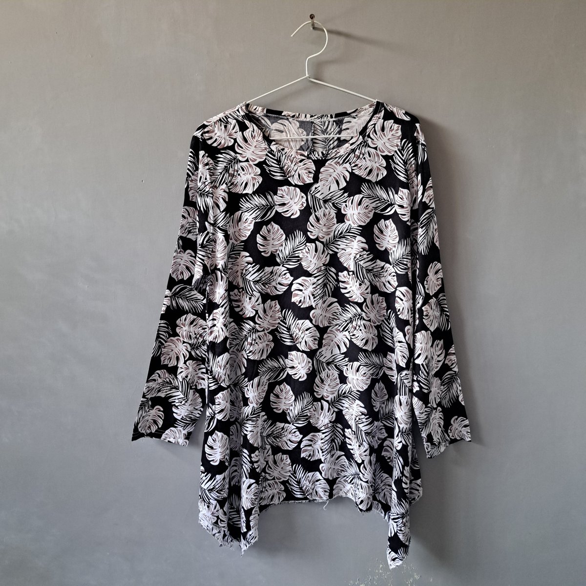 chillaxbliss's tweet photo. #preloved #blouse #motif Rp25.000
Blouse Bahan Kaos Motif Daun Printed
- Kondisi baik, tidak pudar, jahitan kokoh

NB: tidak termasuk ongkir (Wahana/JNE), belum punya toko oren, jika berminat bisa DM/reply untuk detailnya😊 https://t.co/xpFradOnI0