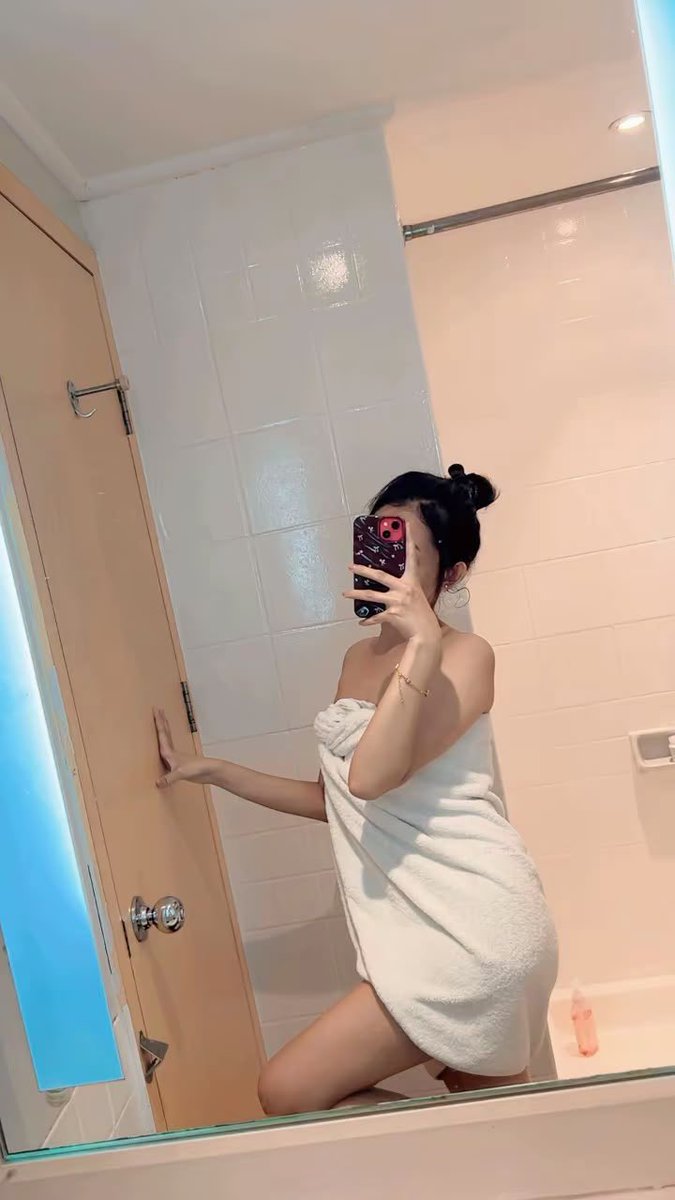 lauraghyy's tweet photo. Prepare mau ketemu kmuu 🤪 https://t.co/dVHUY8jvtT