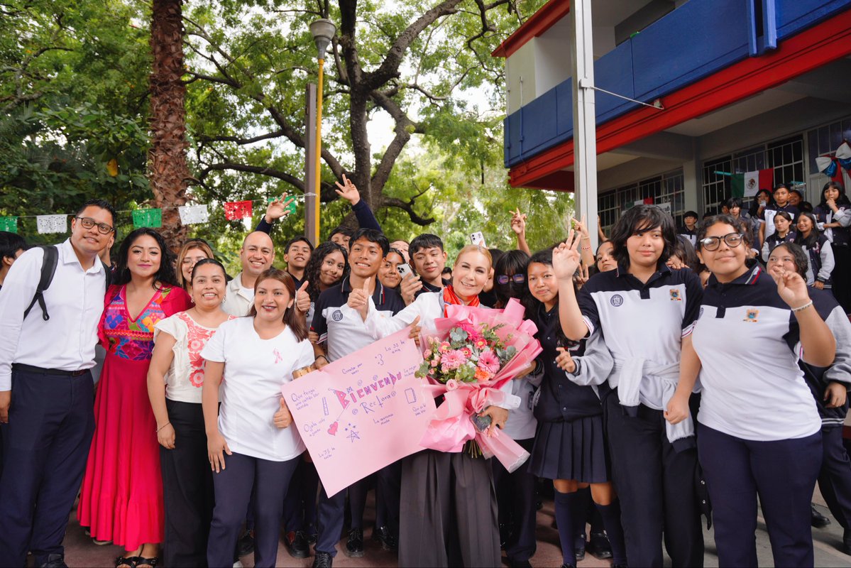UAGro_MX's tweet photo. 🔬🧬 La Rectora de la UAGro, Dra. Leticia Jiménez Zamora, inauguró en la Preparatoria No. 33 el Primer Ciclo de Conferencias “Ciencia y Tecnologías para el Nivel Medio Superior”, impulsando la curiosidad, la investigación y la divulgación científica desde las aulas. 🦅📚

#UAGro https://t.co/ufQVlYmxYy