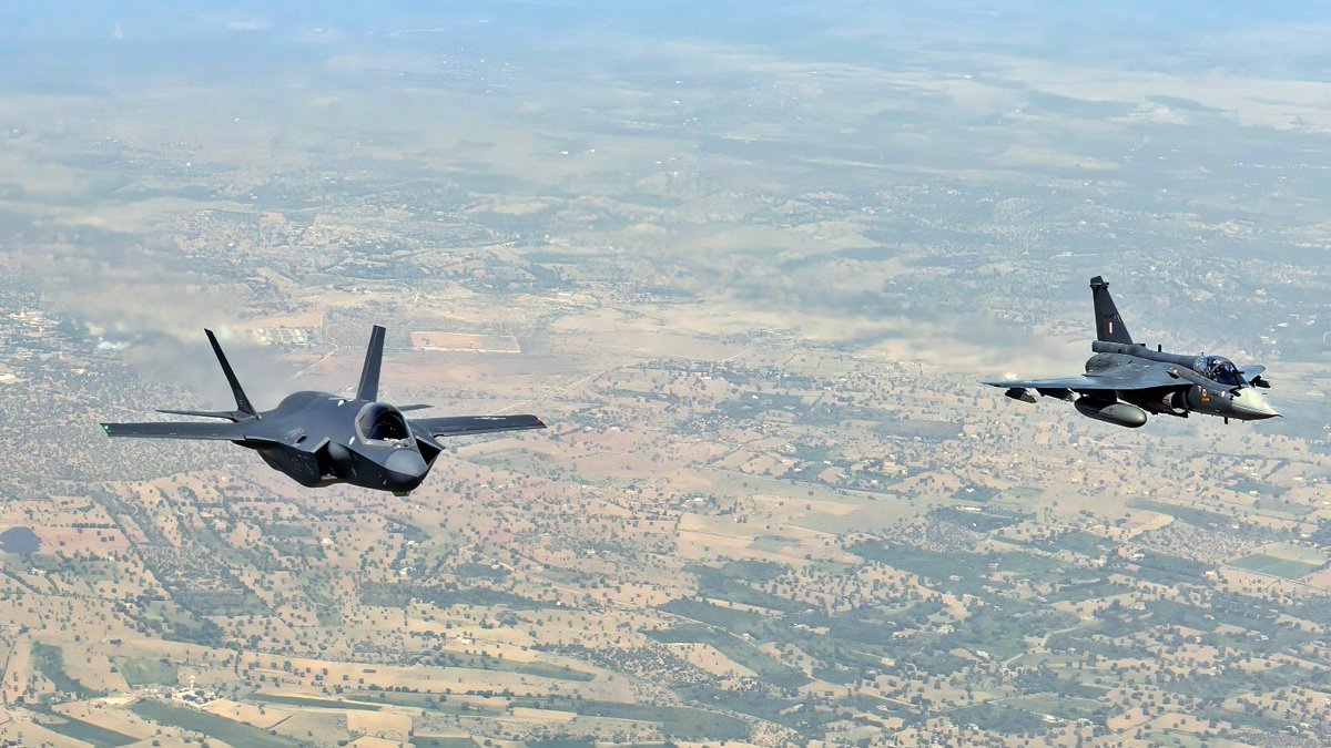Kunal_Biswas707's tweet photo. Indian Airforce Tejas MK1A with USAF F-35 somewhere over Rajasthan, India. 🇮🇳🇺🇸 https://t.co/hWtbMHbyAJ