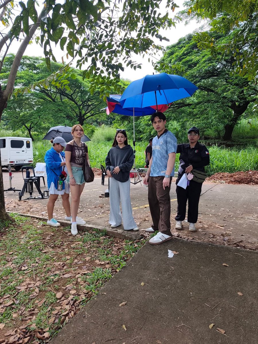bebecolet14's tweet photo. day 5&6 sightings of Arwen, hello chichi π
may na re-shoot ata from d1 since same outfit hehe π«Ά
#AshleySarmiento #TheWayBackToYou | #TWBTY https://t.co/vOrGlTQcgx