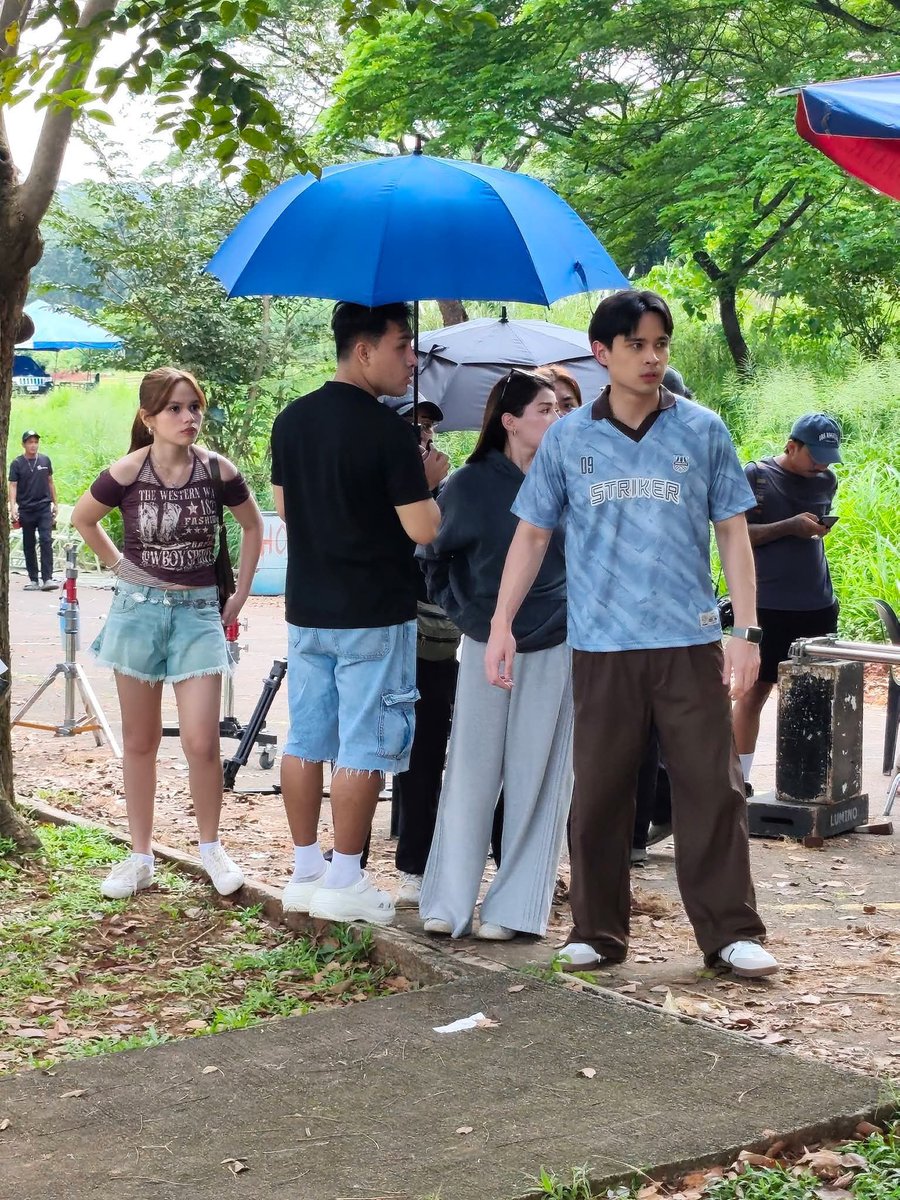 bebecolet14's tweet photo. day 5&6 sightings of Arwen, hello chichi π
may na re-shoot ata from d1 since same outfit hehe π«Ά
#AshleySarmiento #TheWayBackToYou | #TWBTY https://t.co/vOrGlTQcgx