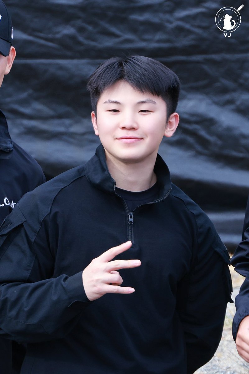 woozi_YJ's tweet photo. 261003 지상군페스티벌 

W.

#우지 #WOOZI #ウジ https://t.co/Bn6R6jm3gW