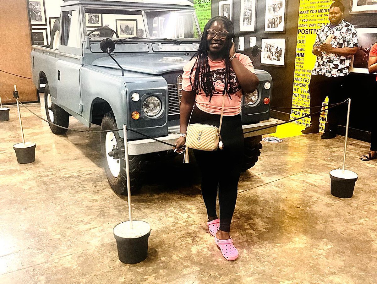 reolivanbarbosa's tweet photo. Had a lovely time celebrating his mom’s birthday in Jamaica with @moreactivelifestyle and his family from Sierra Leone. We visited @bobmarleymuseum, @devonhouseja, and @strawberryhillhotel. https://t.co/wUQoIzfR0M