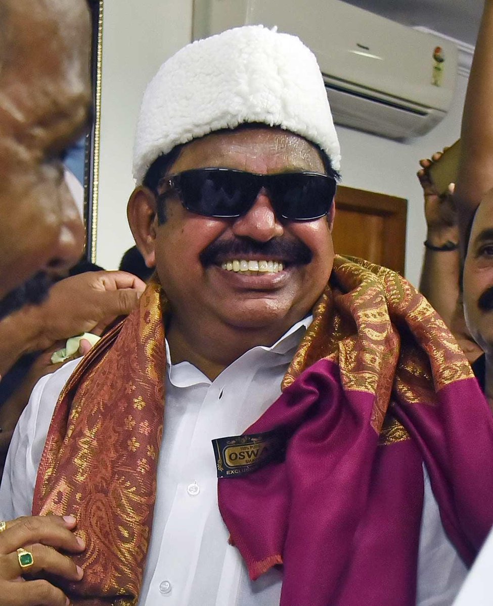 Pradeepmsg's tweet photo. @EPSTamilNadu கேட்டுக்க சித்தப்பு.. 😒 https://t.co/cpqsIQsczg