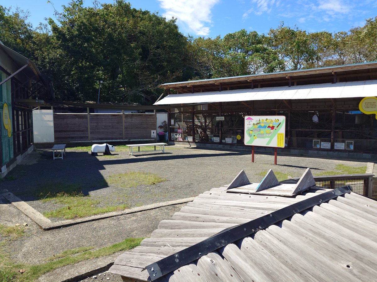 ririnasoon's tweet photo. 初訪問（528ヶ所目）
メルヘン村 動物ふれあいゾーン

あまり知られていないメルヘン村の動物要素
意外と大きい
リスの遊園地なだけあってしっかりシマリスとタイワンリスがいる https://t.co/Cx0VLdJBjH