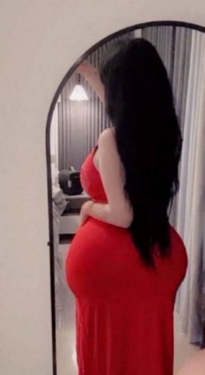 Abood101080's tweet photo. اببوك يدفع وعبود يرفع ! 🤣🔥

كلها كم سنة وتاكل نفس المقلب اللي أكله ابوك بتقعد تشغل امك تبي شطايبها عراض و كببار و اخر شيء تناديني اريّحها و اصصلح غلطك ! 🤦🏽‍♂️🌚 https://t.co/82QSh8gsud