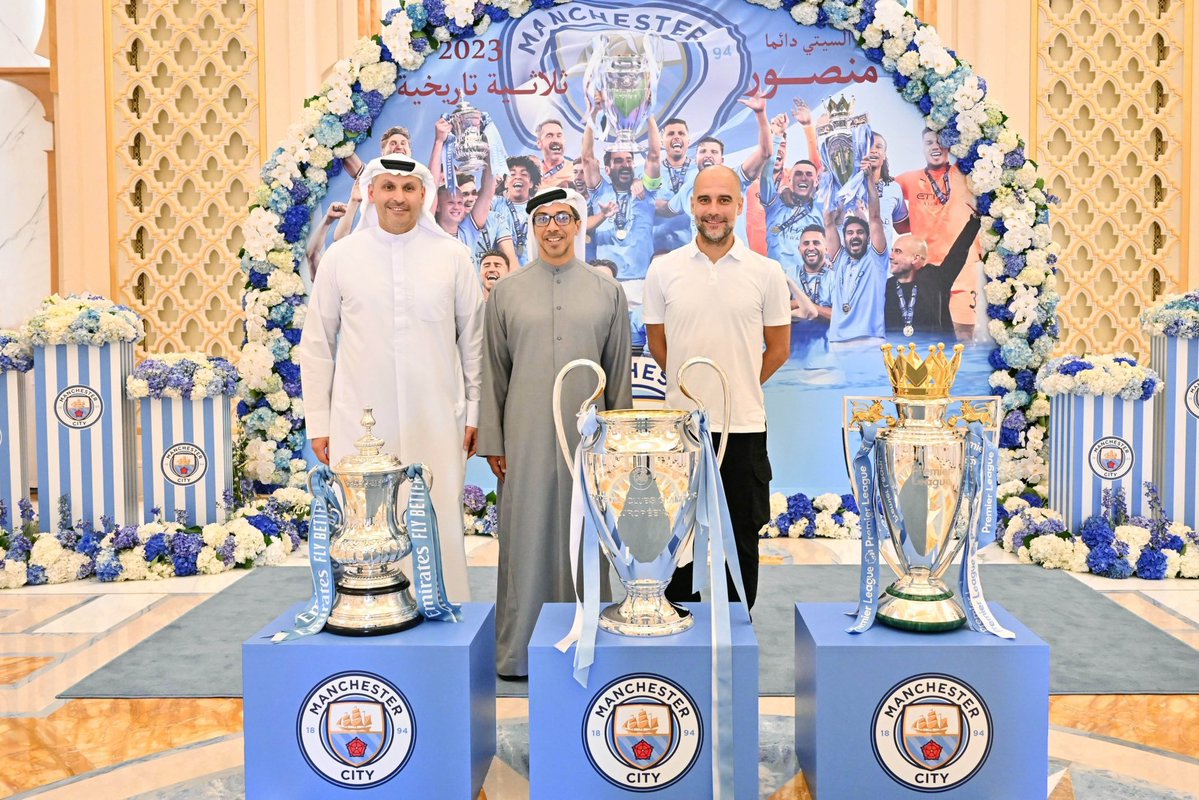 idextratime's tweet photo. Uni Emirat Arab (UEA) dilaporkan telah memperingatkan PM Inggris, Andy Burnham bahwa mereka bisa menarik investasi miliaran pound dari Inggris sebagai balasan atas vonis bersalah Manchester City oleh Premier League.

Dalam lima tahun terakhir UEA disebut menanam investasi lebih dari £30 miliar di Inggris (untuk pertahanan, ilmu hayati, teknologi). 

Investasi itu juga dikaitkan dengan kebangkitan ekonomi kota Manchester (Ekonomi kota tumbuh jauh di atas rata-rata nasional, harga properti naik paling tajam di Inggris) yang menjadi modal politik Andy Burnham untuk naik posisi dari wali kota Manchester pada 2017 dan kini sebagai perdana menteri.

📝 @TeleFootball
