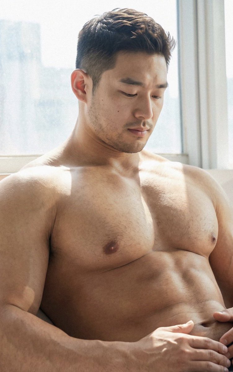 GBGay6698's tweet photo. 陽ざしにそよ風、肌がじんわり熱くなる感じ。
誰かを急いで好きになるんやなくて、まずは自分だけの午後をゆっくり楽しも☀️🏖️ https://t.co/Vx7lcLk6A9