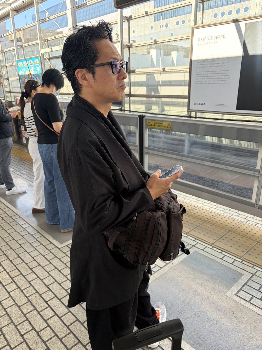 IppeiShigeyama's tweet photo. 今日はこれから、
京都発多治見経由で長野は須坂まで💦
この人は須坂直行の人、、、 https://t.co/saYyzNU2ZN