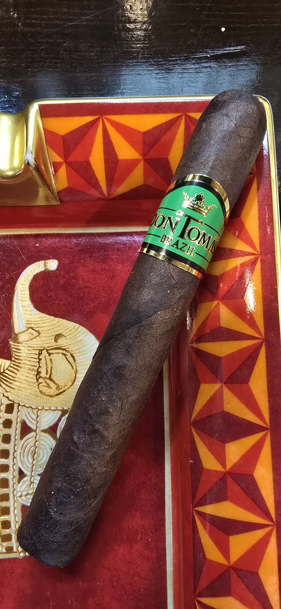 tobaccotaro's tweet photo. DON TOMAS BRAZIL Robusto

今日はナッツが強め、味濃いめ。
美味い。 https://t.co/KjzyEqBsnW