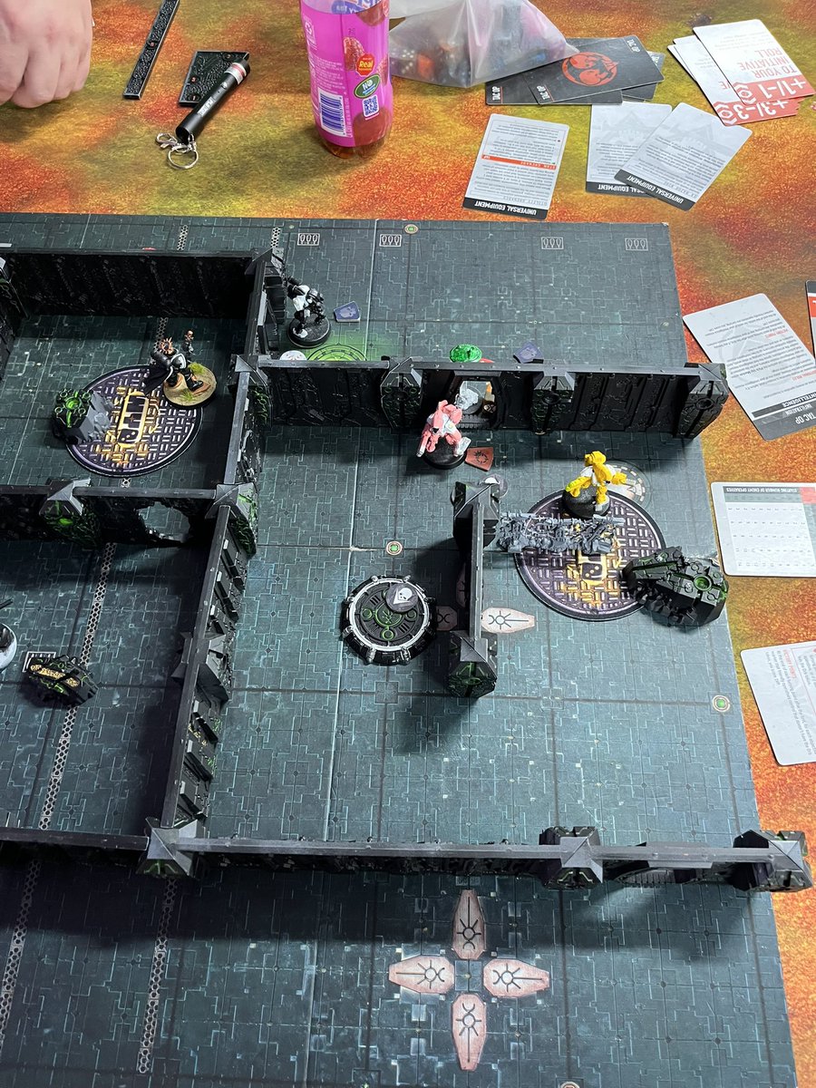 Dan_60089's tweet photo. Got to play a Kill Team game for the first time in over a year and it was fun. I’ll be finishing up my Black Dragons this week end looking forward to more games. Thanks again John for the game!

#killteam #warhammer40k #miniwargaming #hobbytime https://t.co/NlTkCefpya