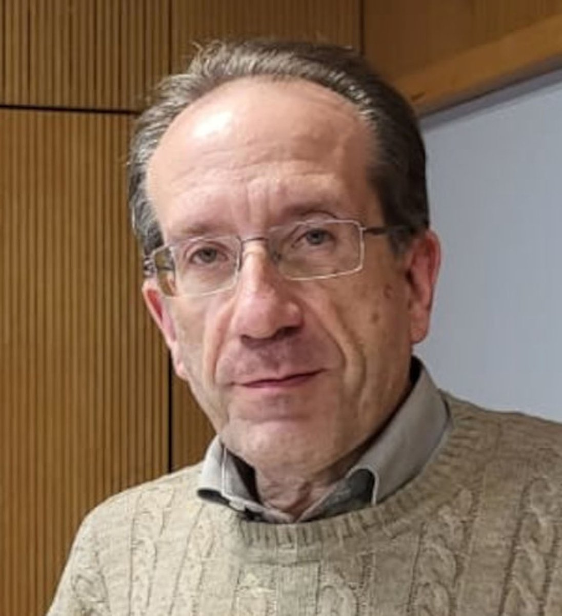 Vaccarinews's tweet photo. #Intervista - #PaoloMorandotti spiega il suo #approccio #radiofilatelico: https://t.co/iaf1zSWfmE https://t.co/r3h7IJOG3M