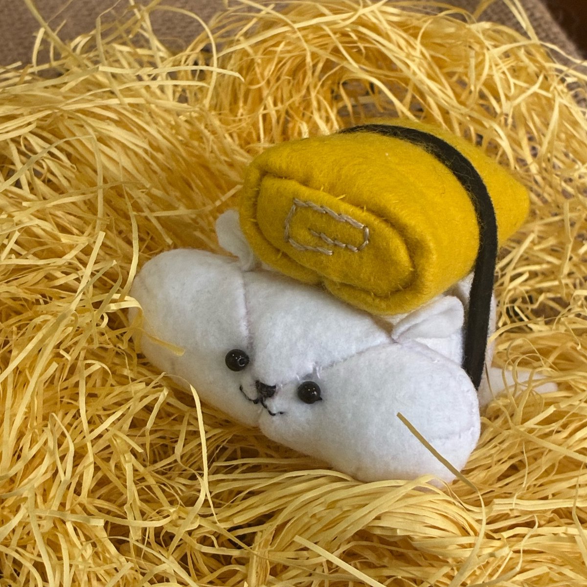 KOGEpotion's tweet photo. 母が試作したらしいハムスターロール https://t.co/c6zMsEk1Fl