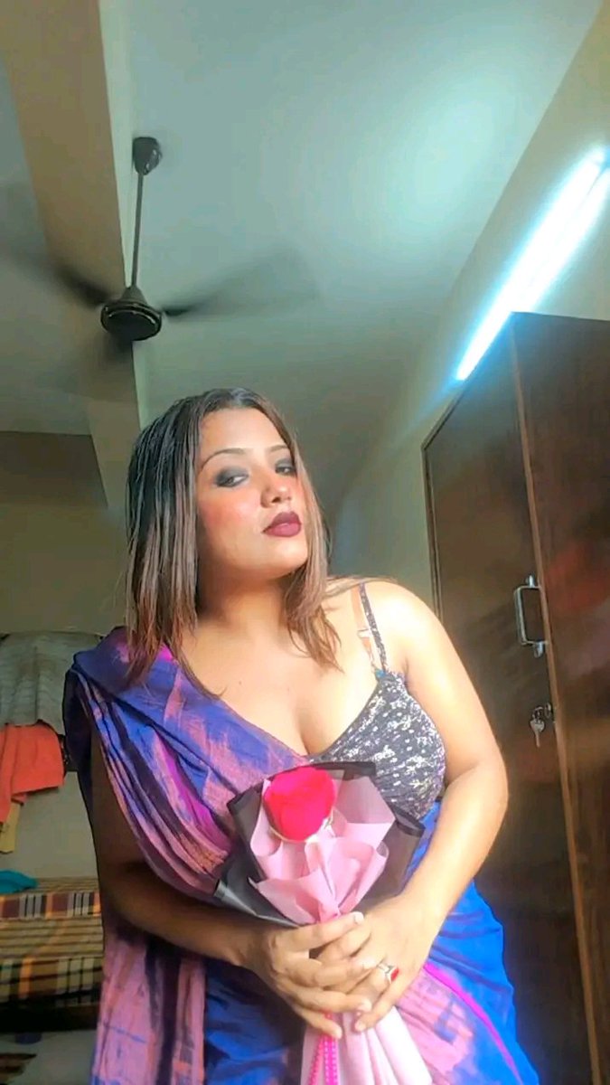 MituAkter00's tweet photo. আমাকে কেমন লাগে https://t.co/Mk2d7JV6lT