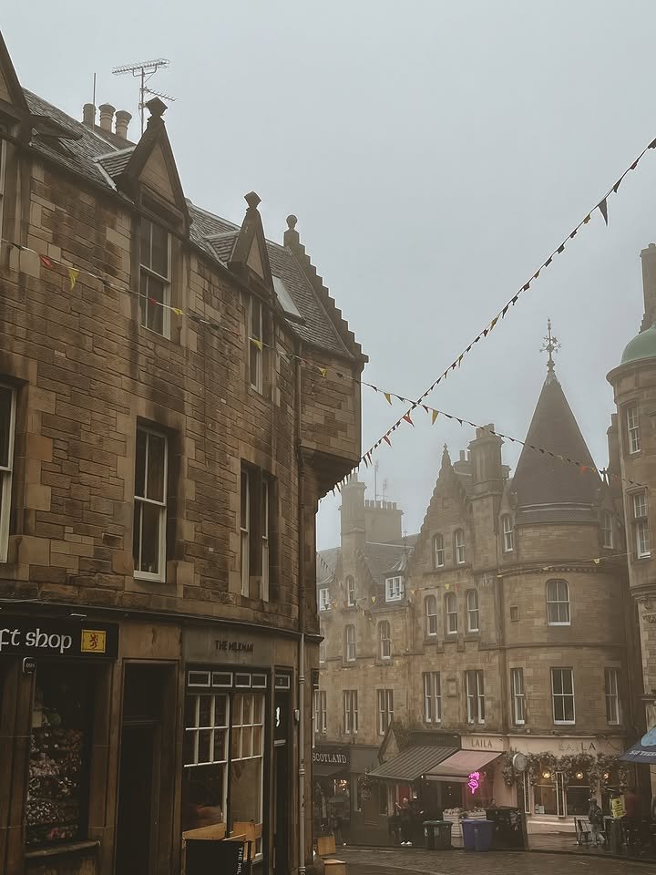 InFiniteH0riZ0n's tweet photo. Edinburgh https://t.co/WskKR8gSeA