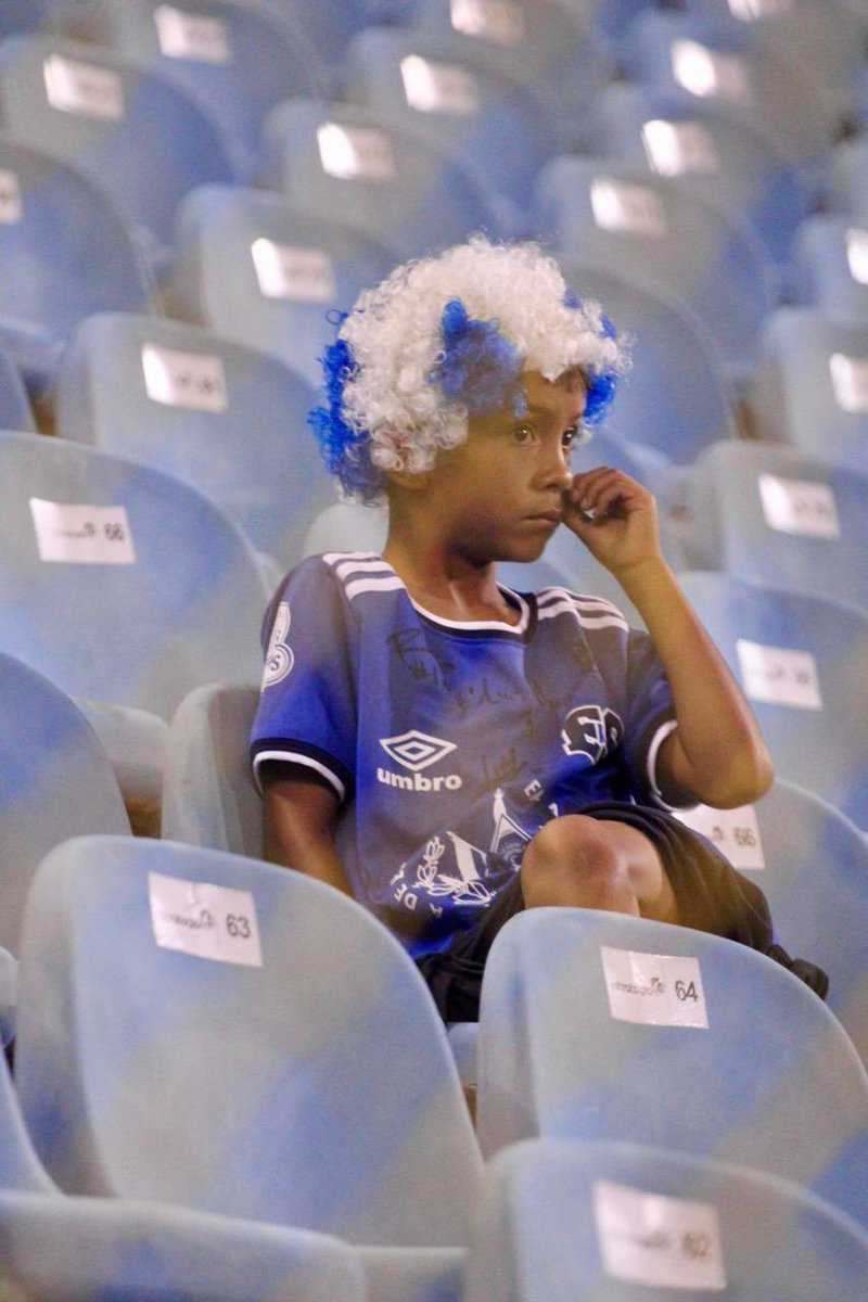 nath_85jank's tweet photo. Muestrenle la imàgen a estos mediocres. Digànles que tambièn estos niños sueñan con vestir la camisa y los referentes tambièn son ustedes. Que en esa camisa està el corazón de muchos que estàn fuera y se levantan temprano a verles con ganas de vencèr. @ybukele 

Fìn de ciclo. https://t.co/LLqeZGdE10