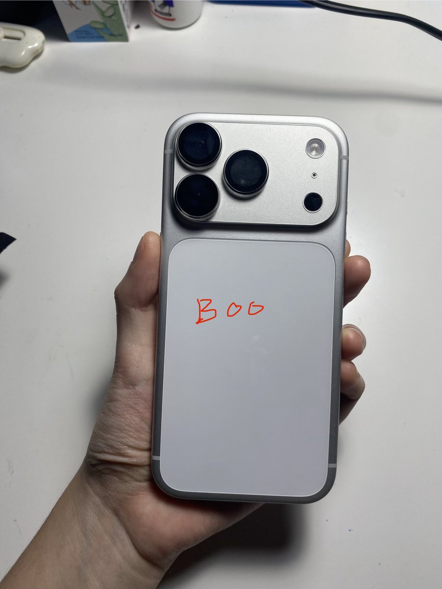 jabellom's tweet photo. ขาย iphone 17 pro สี silver 256gb
สุขภาพแบต 93% 
สภาพตามในรูปขอดูเพิ่มเติมได้ค่า
มีกล่อง+อุปกรณ์ให้ 
 
ส่งต่อ 35,000 บาท สนใจดูพตได้นะคะ
นัดรับวันนี้ได้เลยนะคะ เซนเวิล/สยาม/mbk หรือตามแนว bts ค่ะ

#ส่งต่อไอโฟน #ขายไอโฟนมือสอง #ส่งต่อ17pro https://t.co/QtNVgolxd9