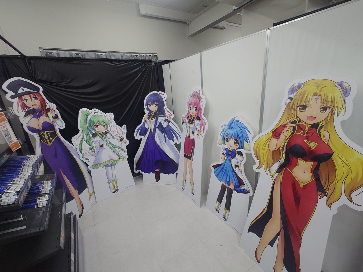 aile_verb's tweet photo. GAポップアップストア見納めに来た
もっと続いてくれー https://t.co/o9vnCLz8g4
