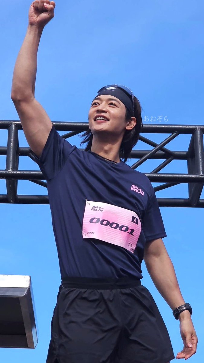 rap_023's tweet photo. 261003 민호💙

SM RUN❤️‍🔥

#샤이니 #SHINee
#민호 #MINHO #ミンホ
#SMTOWNRUNCLUB26 https://t.co/dFeeYC5EVd