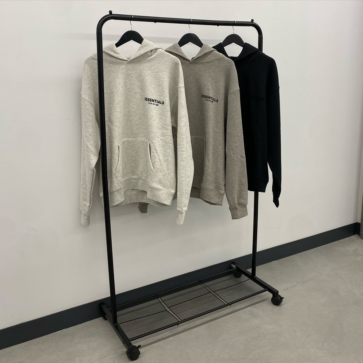 _Tattyc's tweet photo. FEAR OF GOD ESSENTIALS Logo-Print Long-Sleeve Hoodie delivers clean, relaxed style that’s easy to wear. Available in Grey, Dark Oatmeal and Black, with multiple sizes available. Shipping nationwide. https://t.co/WQowWvV64l