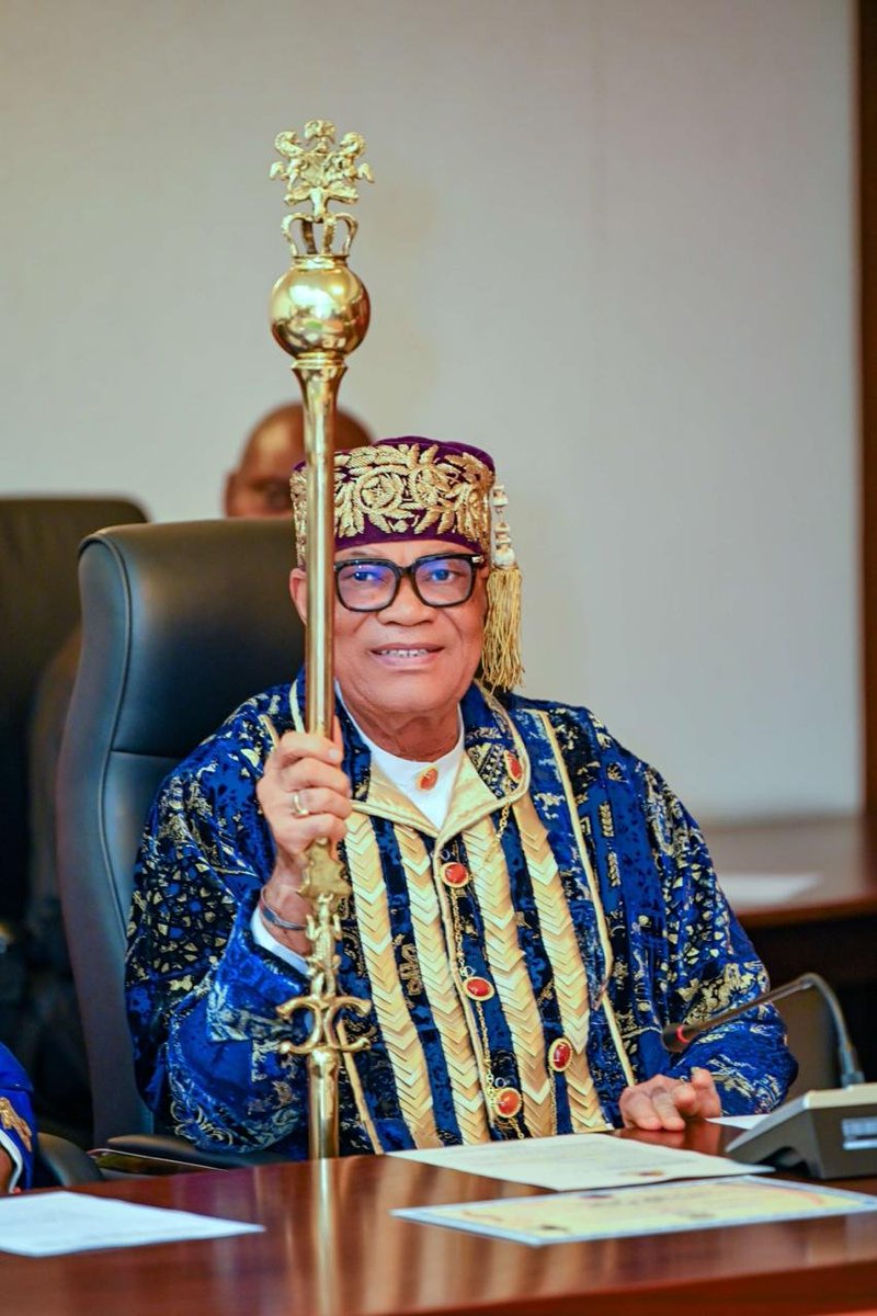 SimFubaraKSC's tweet photo. On Friday, I presented the Certificate of Recognition and Staff of Office to His Majesty, King Charles MacPepple Jaja, Jeki VI, formally acknowledging him as the Amanyanabo of Opobo Kingdom.

I congratulated His Majesty and urged him to unite the people, promote peace and  drive development across Opobo land.

The Rivers State Government remains committed to supporting and advancing the Kingdom’s prestigious heritage and continuous progress.
