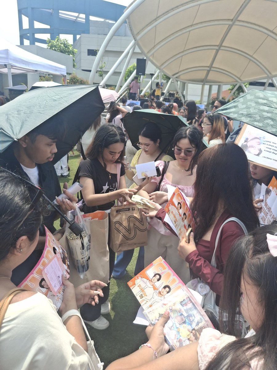 en_updatesph's tweet photo. HAPPENING NOW: ENDLESS LOVE WITH ENHYPEN < ENGENE ZONE > π§‘
3/3
#ENDLESS_EngeneZone #TEAMEUPH
#DunkinPH_ENDLESS #ENDLESSFunMeet #ENHYPEN https://t.co/0lMLqwDmVL