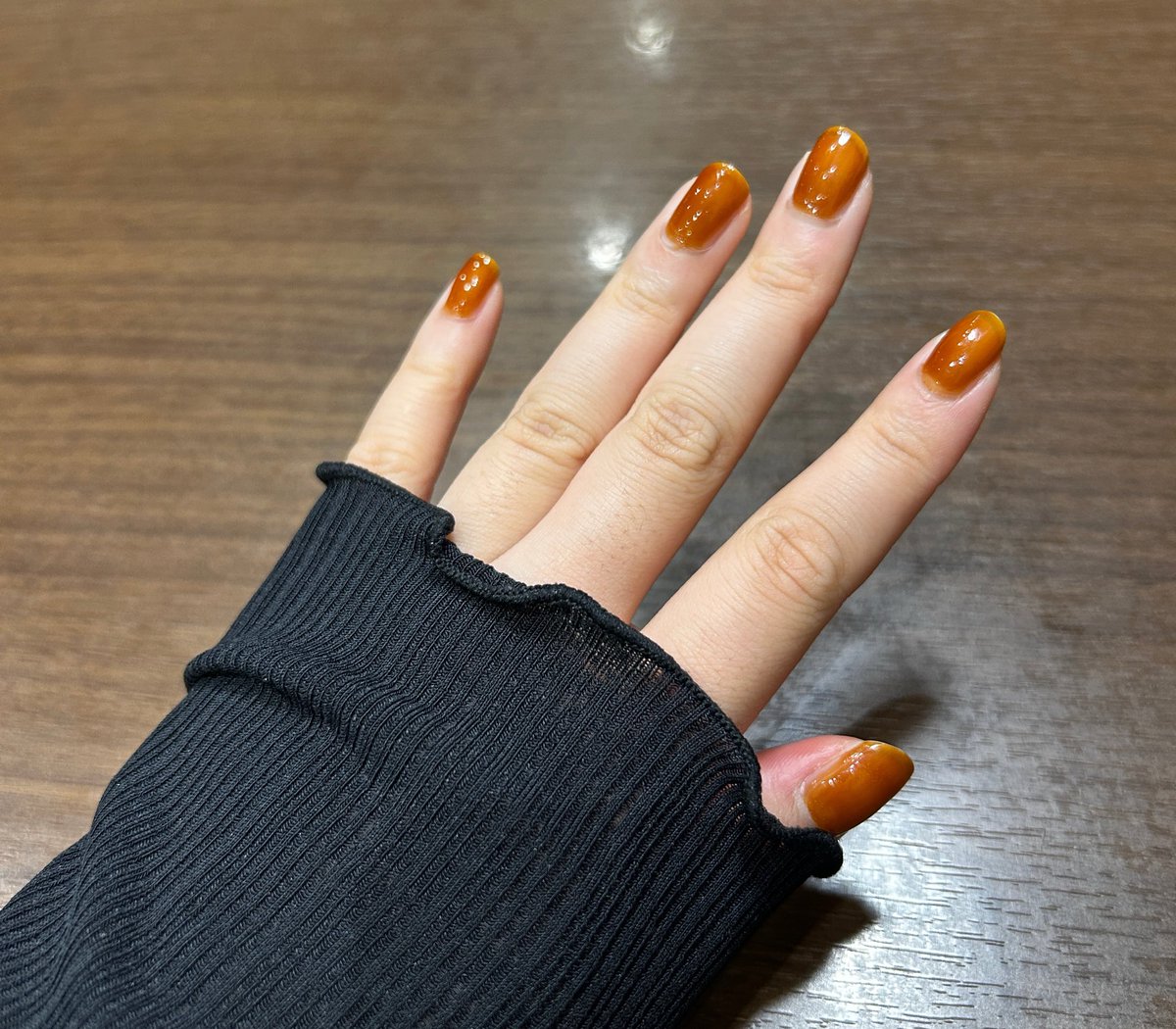 meemee_book's tweet photo. 涼しい今の秋らしいネイルがいいなと、Ringoポリのミタラシダンゴ🫶(@ngot_selfnail ) https://t.co/cbhWpsZAil