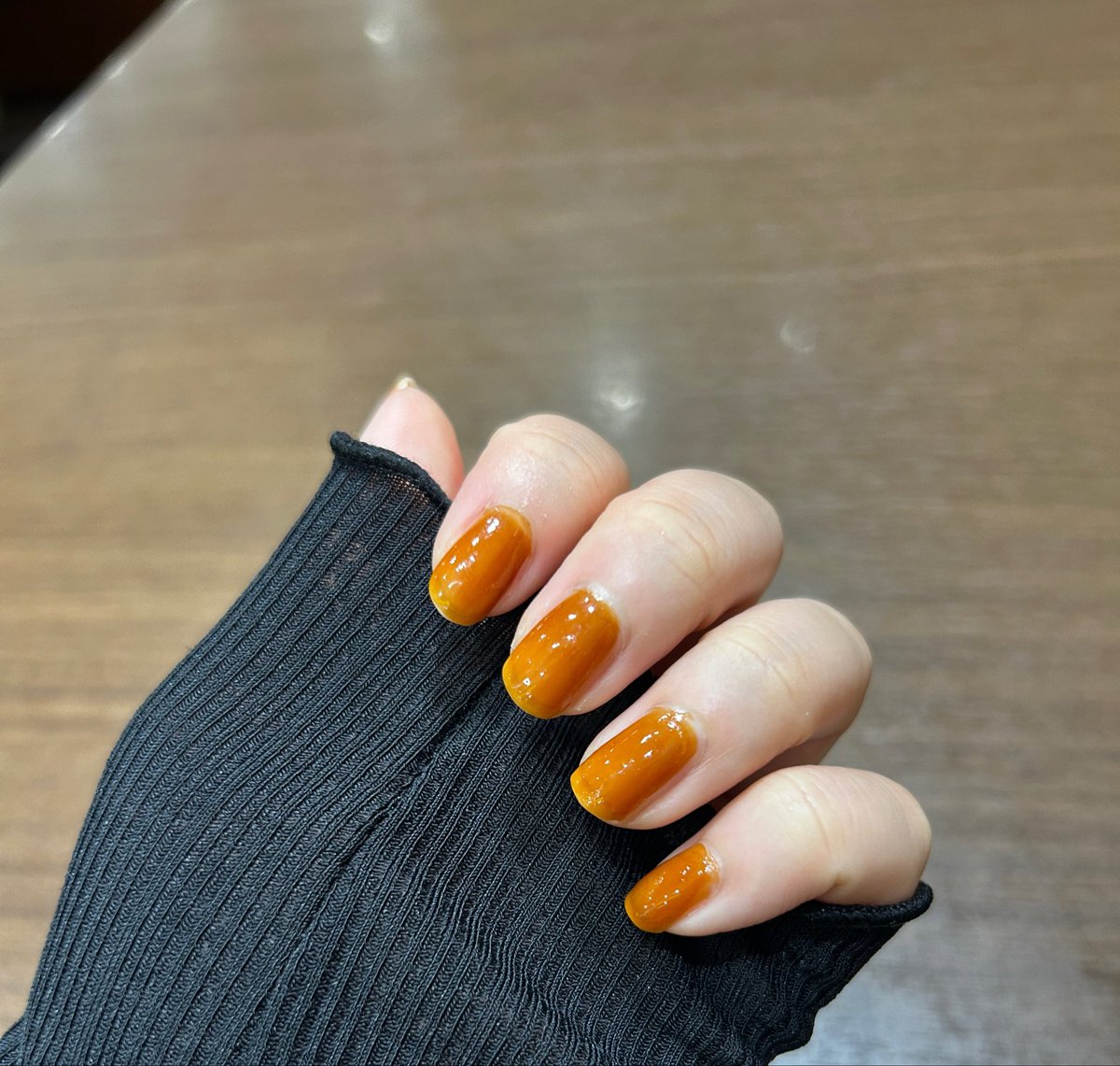 meemee_book's tweet photo. 涼しい今の秋らしいネイルがいいなと、Ringoポリのミタラシダンゴ🫶(@ngot_selfnail ) https://t.co/cbhWpsZAil