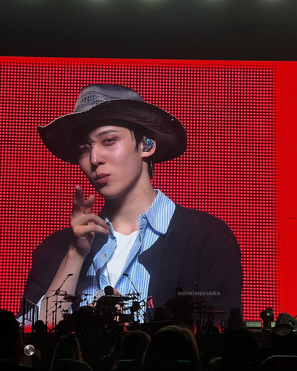 yunhojdaily's tweet photo. who else is mourning cowboy yunho https://t.co/Z5fk17v3U7