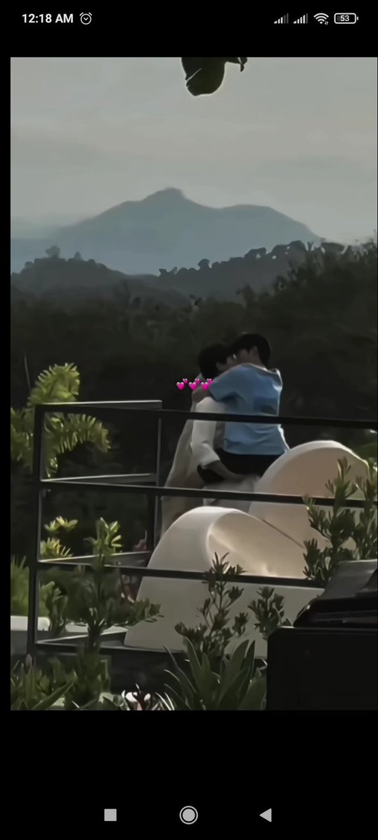 ItsSanababy's tweet photo. BREAKING: Thai actors Daou Pittaya and Offroad Kantapon from One31 caught kissing somewhere in Khao Yai. https://t.co/tZW1UTpxYd