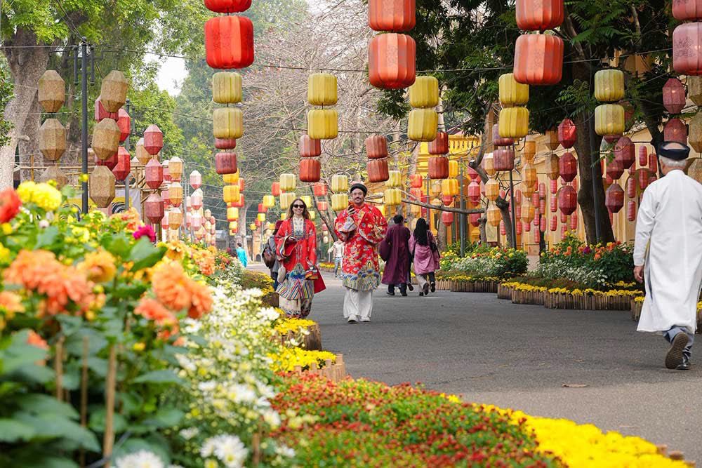 hel_nulldoot's tweet photo. Ê, đã có tin CHÍNH THỨC: 

Tết Nguyên đán 2027 nghỉ từ thứ Năm, ngày 4/2/2027 (tức ngày 28 tháng Chạp năm Bính Ngọ) đến hết thứ Tư, ngày 10/2/2027 (tức ngày mùng 5 tháng Giêng năm Đinh Mùi)
Quá đã luôn https://t.co/aooGcw7sYm