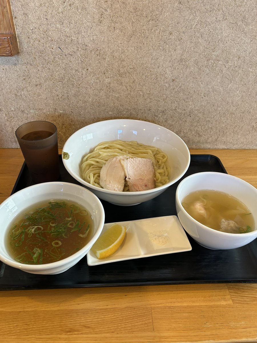 14oboro37's tweet photo. お昼ご飯は、支那そば くろ田さん
昆布水のつけそば
美味しかった☺️ https://t.co/CQIiaw8e2a