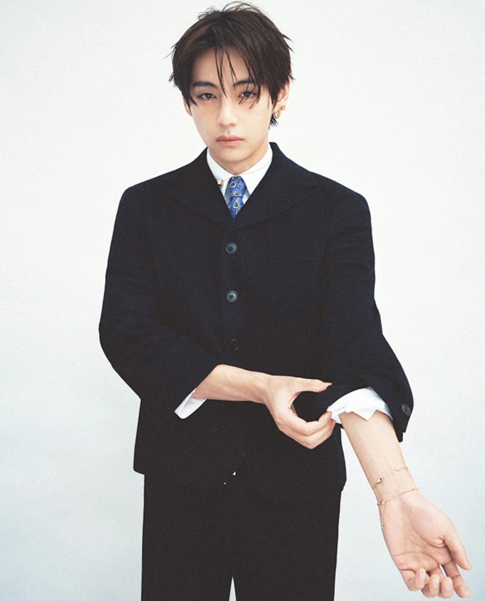 archivefortae's tweet photo. Taehyung for Celine Été 2027 show https://t.co/xaqhgavLwj
