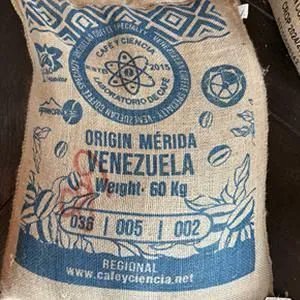 beescoffee's tweet photo. 幻の産地！ベネズエラ産コーヒー、
アンデス山脈に広がる自然豊かな土地から、コーヒー豆「ベネズエラ ムクカイ カツーラ」です。 雑味がなく、柑橘系の酸味と糖蜜やキャラメルの様な甘味を感じます。 https://t.co/HD88Ql9RbL #コーヒーギフト #コーヒー #ベネズエラ豆 #コーヒー豆 #ベネズエラ https://t.co/BUjRfIw7Lv