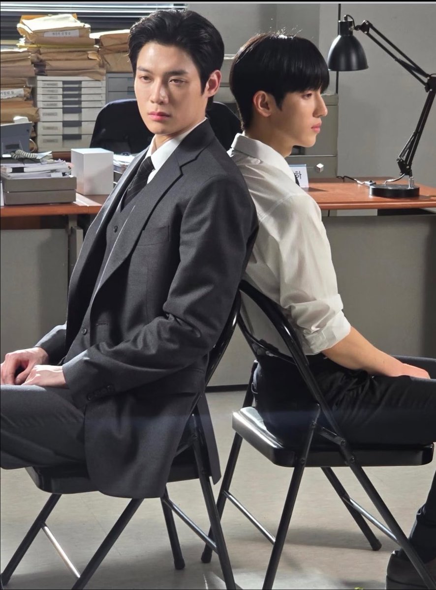 jsq474747's tweet photo. 이 작품을 통해 두 배우의 무한한 가능성을 다시 한번 실감했던 100일입니다.

#검제_윤식시우와_함께한_100일
#100DaysTPPwithYOONSIKSIWOO https://t.co/ABSV3Kta0I