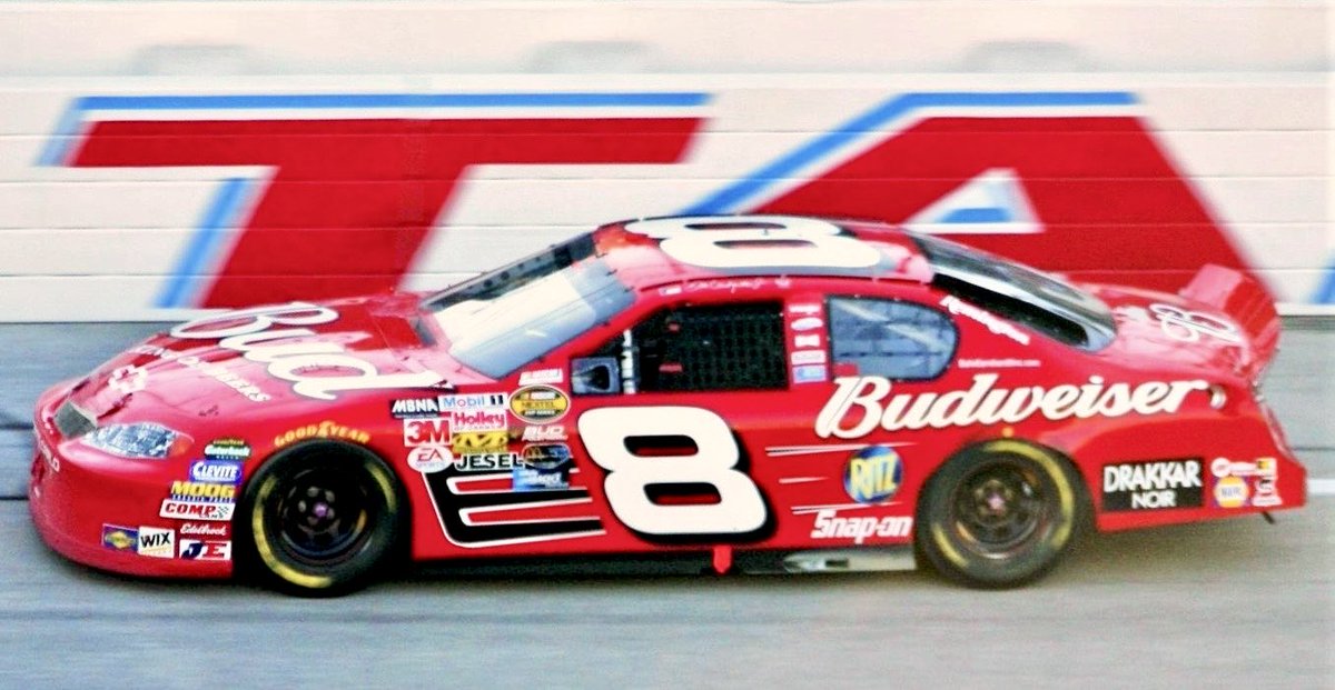 LegendsNascar's tweet photo. Dale Earnhardt Jr won the 2004 EA Sports 500 at Talladega 22 years ago today. 🏁 

It was his fifth Cup win at Talladega in seven races. He finished second in the other two.

@DaleJr 🏁 @TALLADEGA https://t.co/ZctSimFF7i