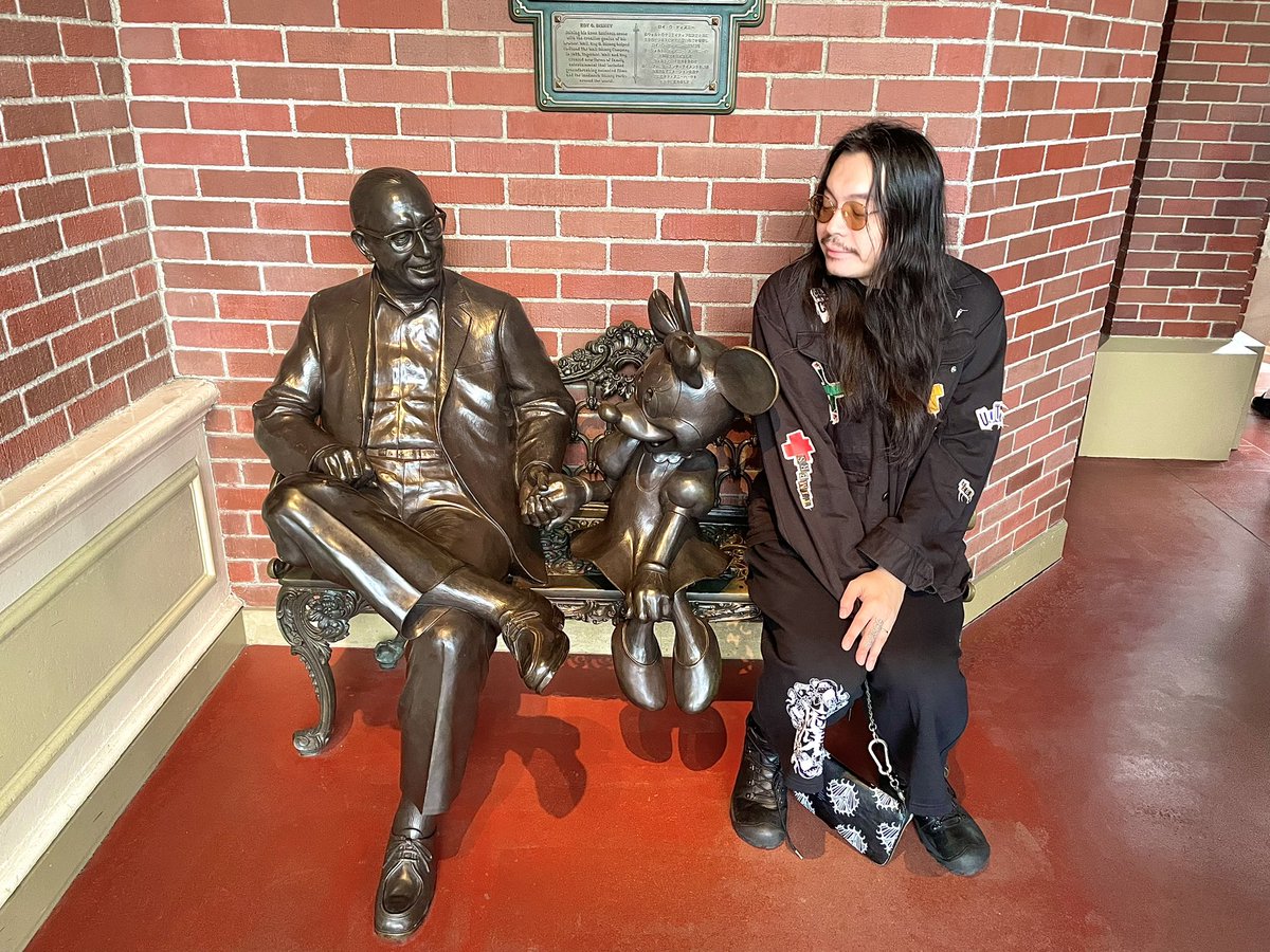kenken_RIZE's tweet photo. 昔から3人で遊んでたのに、2人が付き合い出したの知らないの自分だけだった時みたいな図 https://t.co/6My2NIH3Il