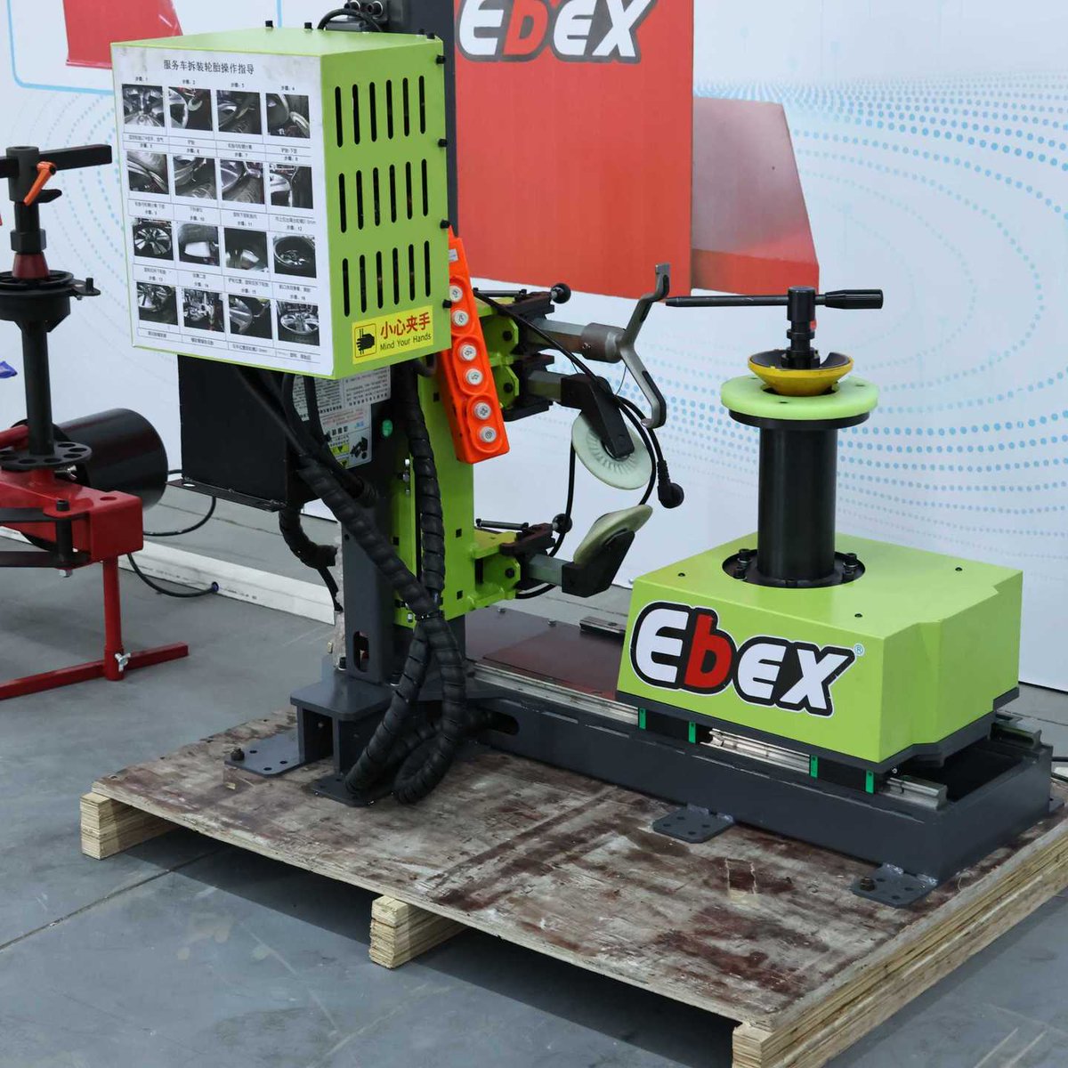 guorange_auto's tweet photo. ⚙️ Heavy-duty tire changer for fast wheel service. Effortless tyre mounting & demounting👉🔗 https://t.co/IVCEr5v6KX
#TireChanger #GarageEquipment #AutoShopTools #TireService #CarRepair #WorkshopGear #TyreMachine #AutoService https://t.co/uK7ngivT9t